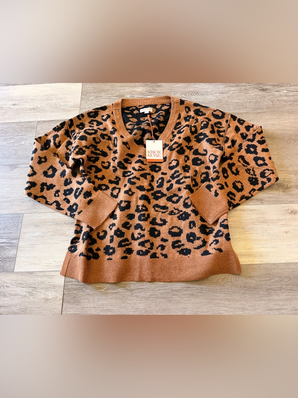 KNOX ROSE Leopard Print V-Neck Sweater - Large